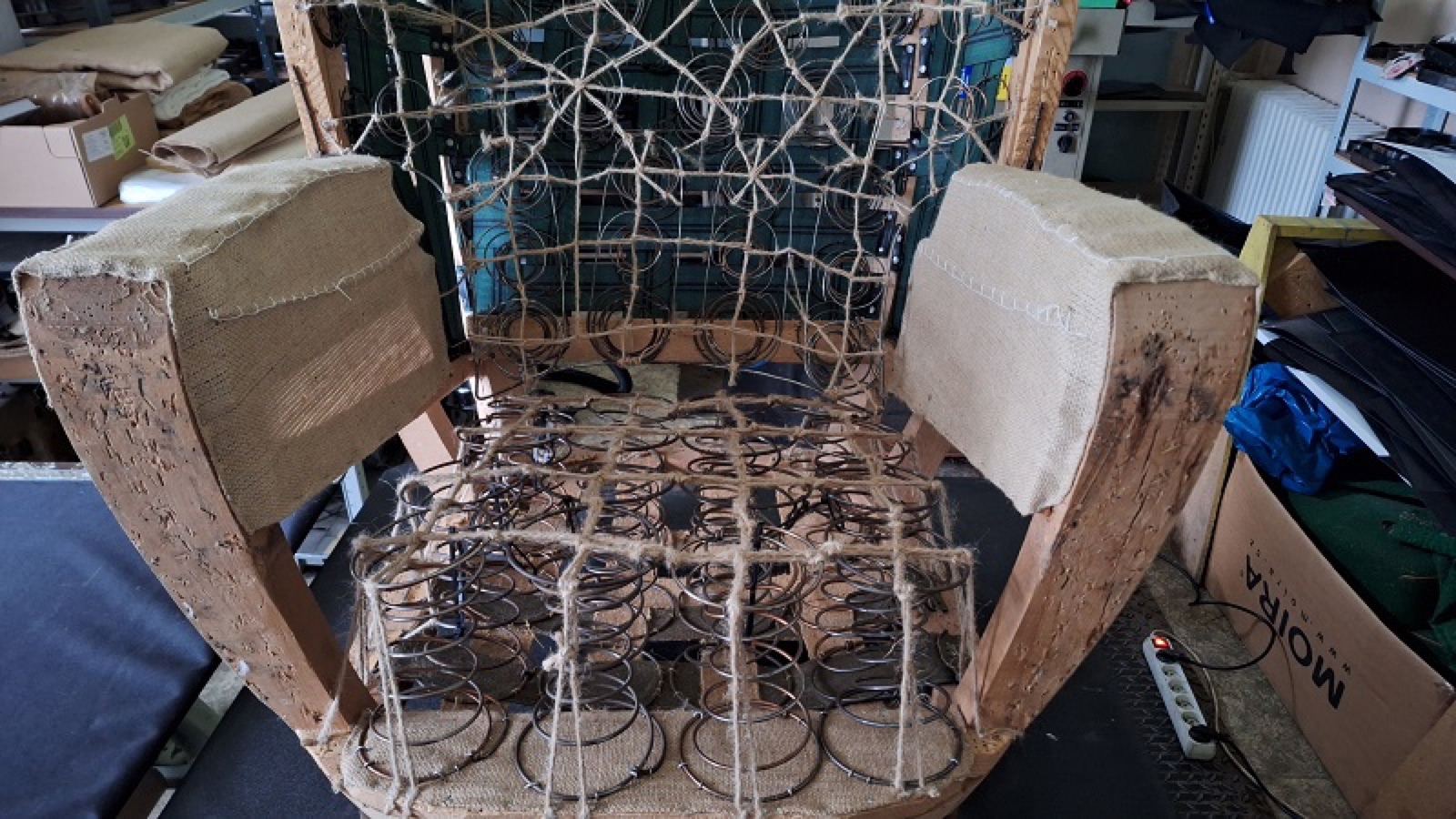 Celková renovace starožitného pružinového ušáku