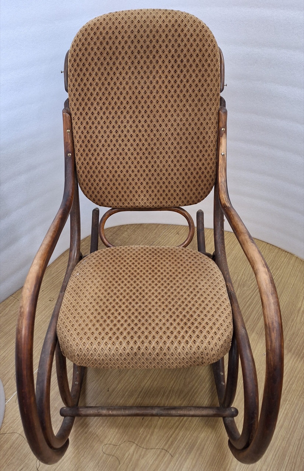 Renovace houpacího křesla Thonet - před renovací
