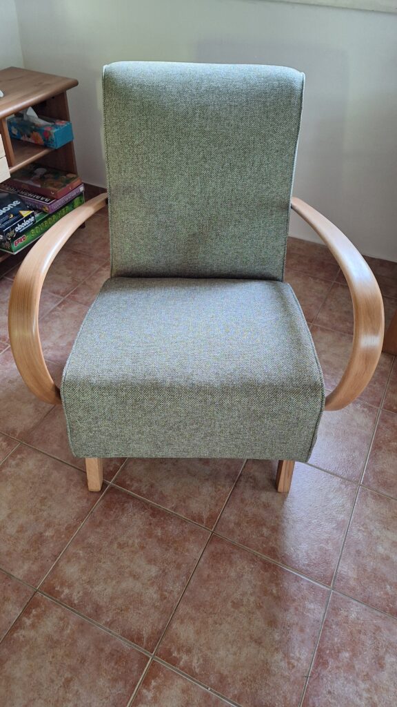 Kompletní renovace křesla Halabala C